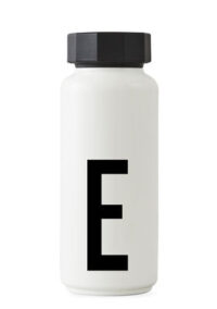Botella isotérmica Arne Jacobsen - 500 ml - Letra E Cartas de diseño blanco Arne Jacobsen