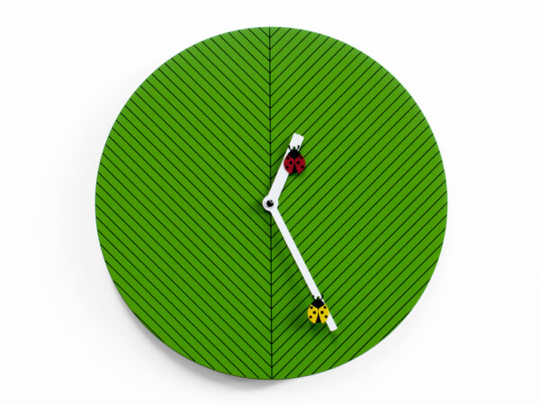 Time2bugs Green Wall Clock Progetti Alessia Gasperi 1