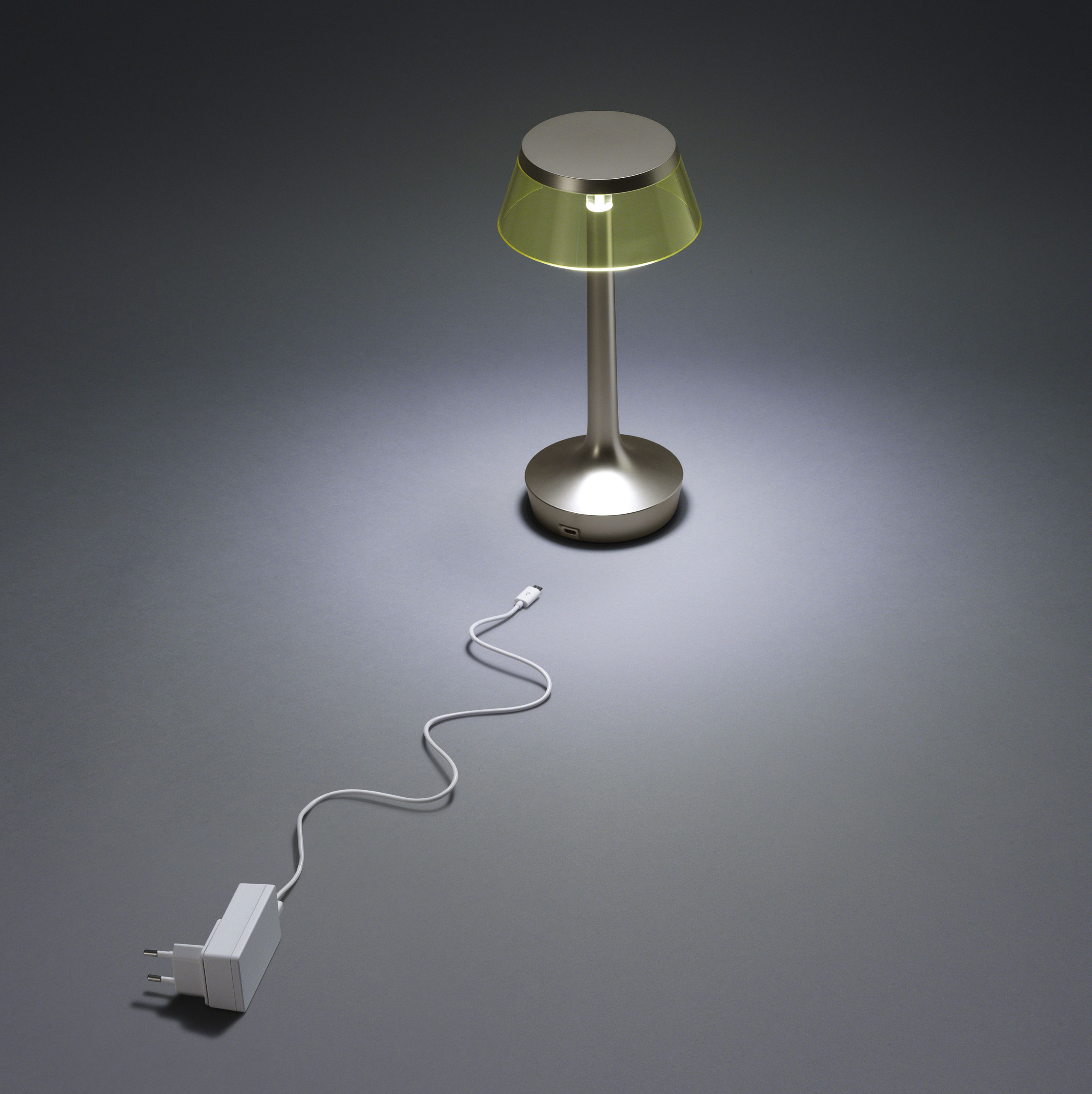 Lampada Da Tavolo Senza Fili Bon Jour Unplugged / LED FumèArgento Opaco  design Philippe Starck for Flos - SDM Product Selection