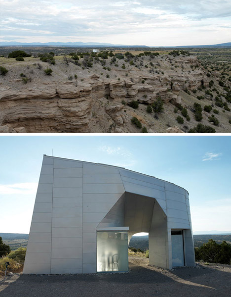 "Monolithic" metal house in the desert, by Steven Holl