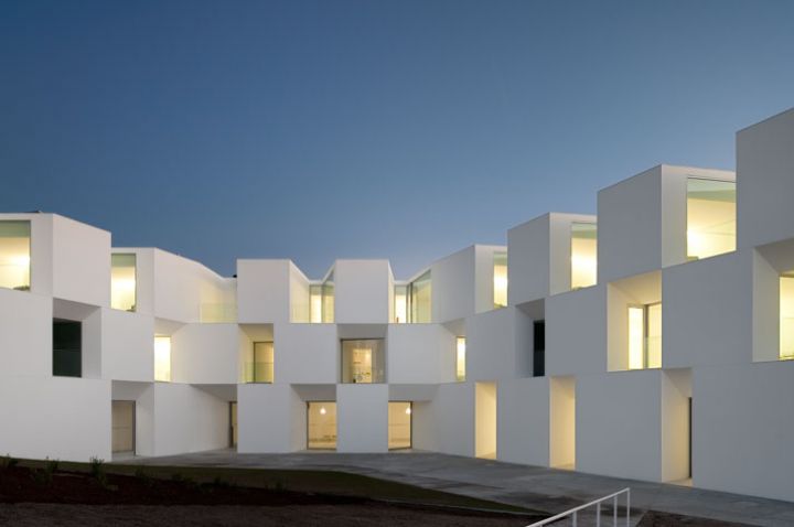 ALCACER-DO-SAL-FORM-by-Aires-Mateus-architects-photo-Fernando-and-Sergio-War-Yatzer-19