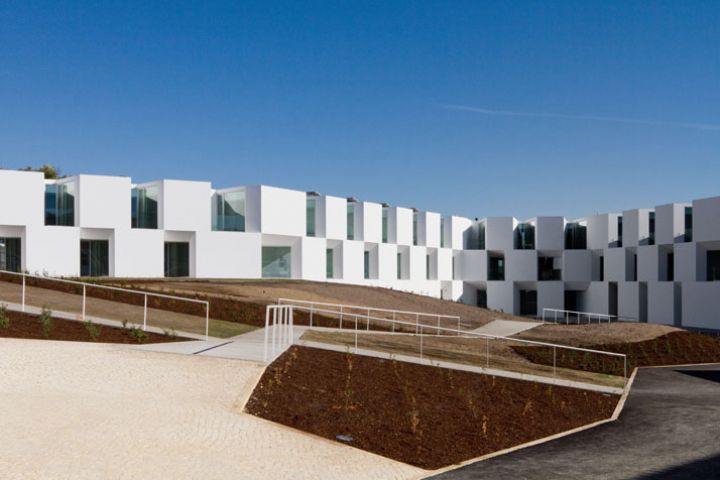 Alcácer-DO-SAL-FORM-by-Aires-Mateus-Architekten-Foto-Fernando-and-Sergio-War-Yatzer-24