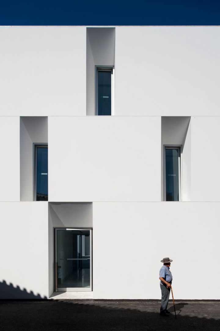 ALCACER-DO-SAL-FORM-by-Aires-Mateus-architects-photo-Fernando-and-Sergio-War-Yatzer-29