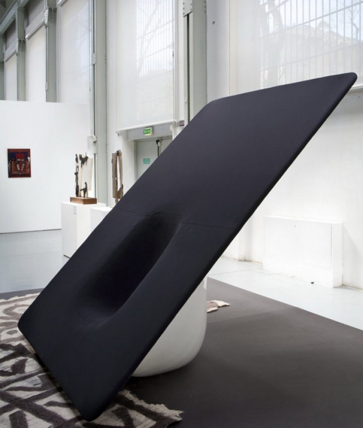 04_woofer_Chair_Ministry_of_Design