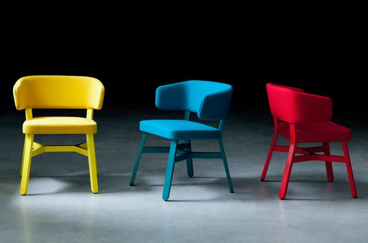 Croissant_lounge_colorata_design-Emilio Nanni-per-Billiani