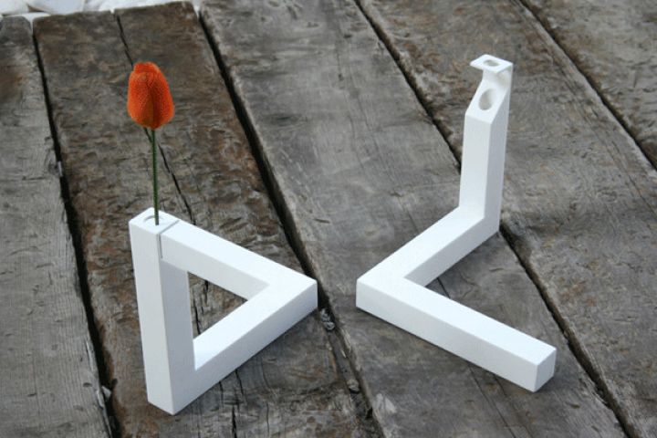 Impossible-Triangle-Vase-2