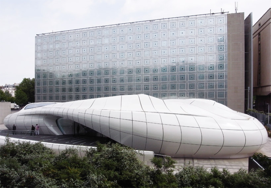 Zaha Hadid Mobile Art Pavilion 02