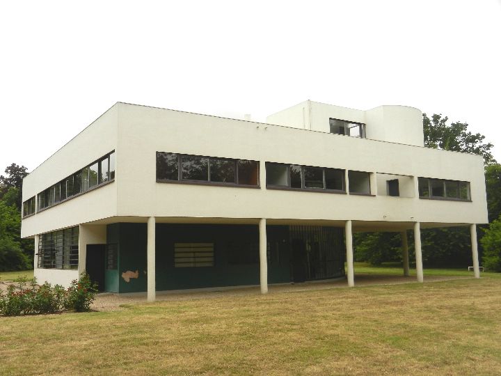 а - Ville Savoye 79