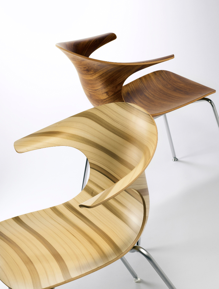 Infiniti and Claus Breinholt / Loop: the only chair in the world