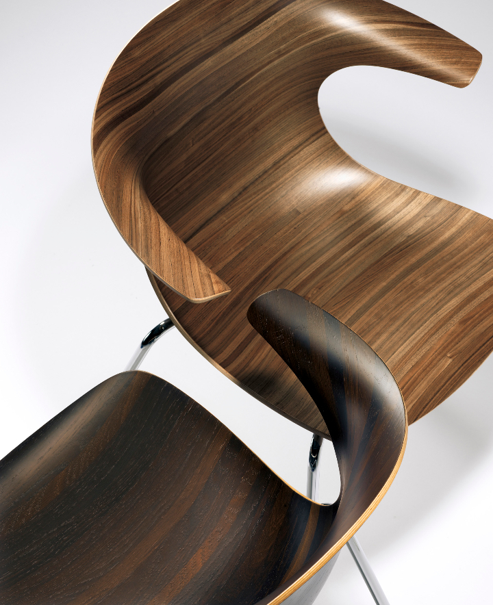 Infiniti and Claus Breinholt / Loop: the only chair in the world