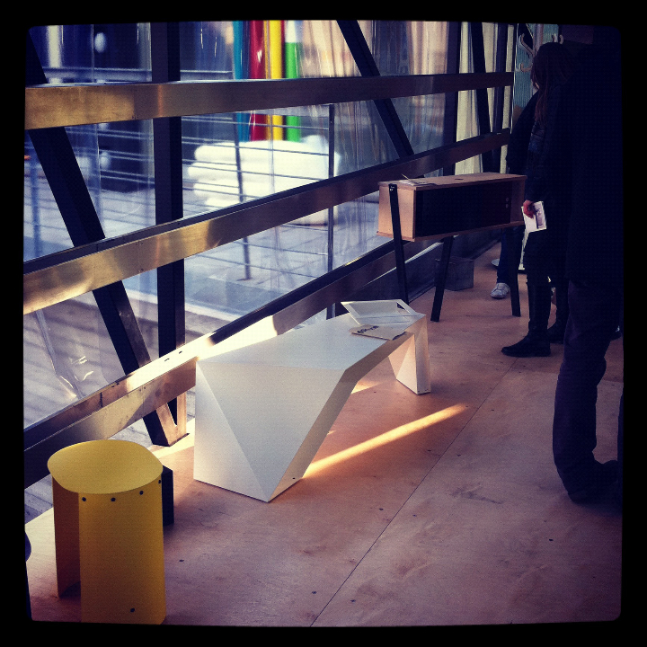 FOLDONE 00 expositions de Milan Design Week 2012