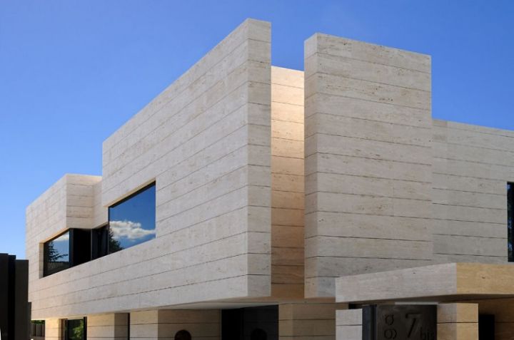 House-a-Las-Rozas-05-750x497