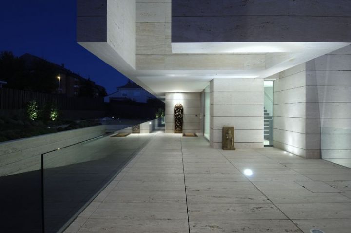 Casa-in-Las-Rozas-11-750x497