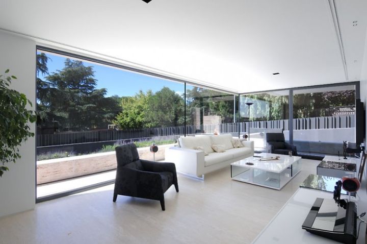 Haus-in-Las-Rozas-13-750x498