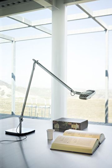 table lamp led eight watts of luceplan designed by alberto meda and Paolo Rizzatto 02