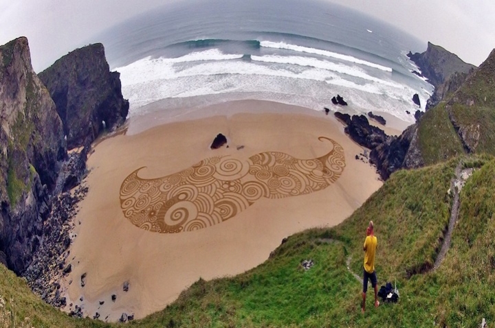 Tony drawings on sand 06