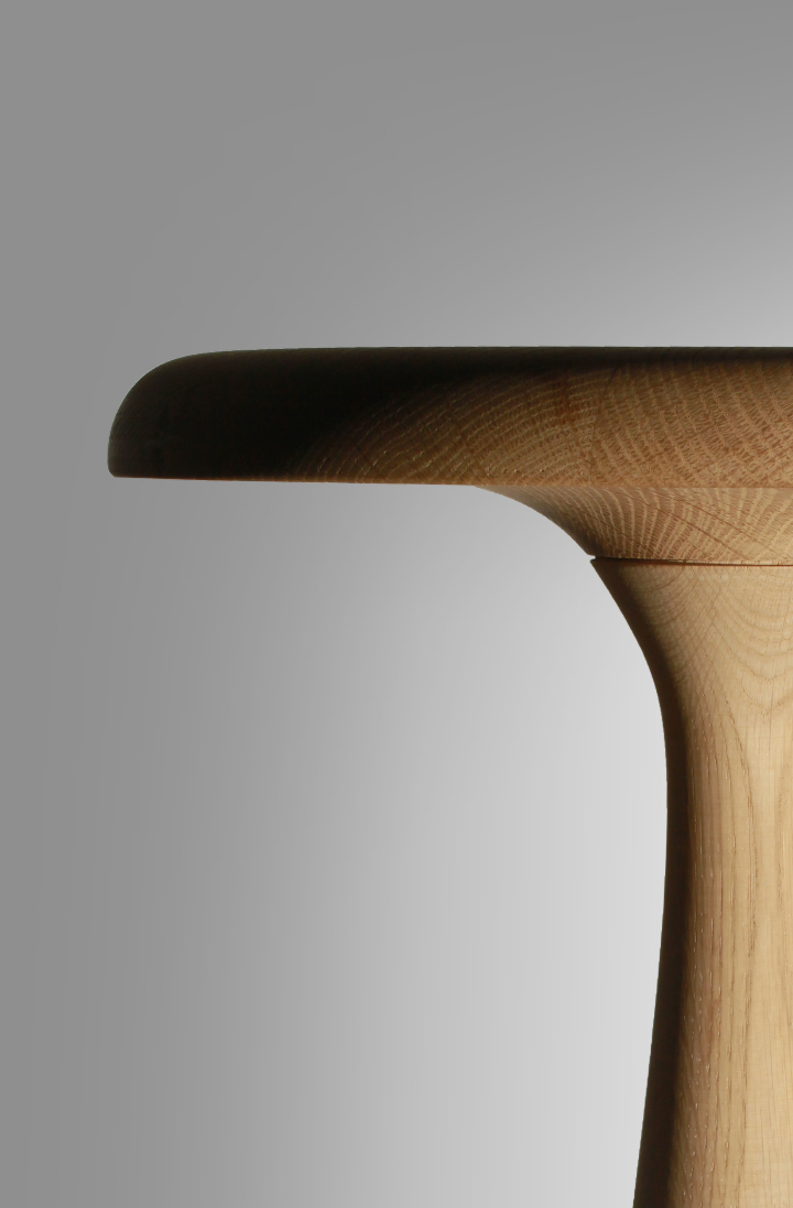 Luis Alberto Arrivillaga stool Chiummo 03