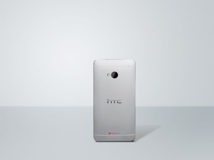 HTC One Silber Zurück Foto HiRGB