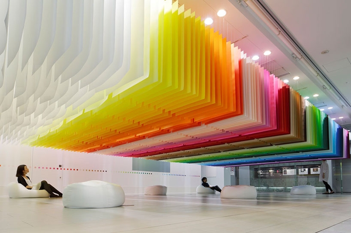 emmanuelle-Moureaux-100-couleurs-designboom-05