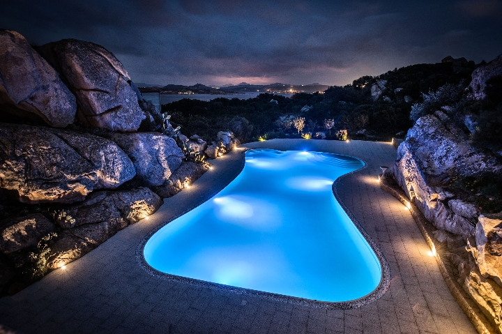 Hansgrohe for Grand Hotel MaMa the pool at night