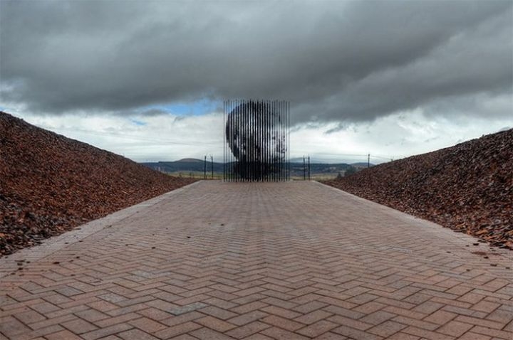 Mandela-Sculpture-by-Marco-Cianfanelli2-640x425