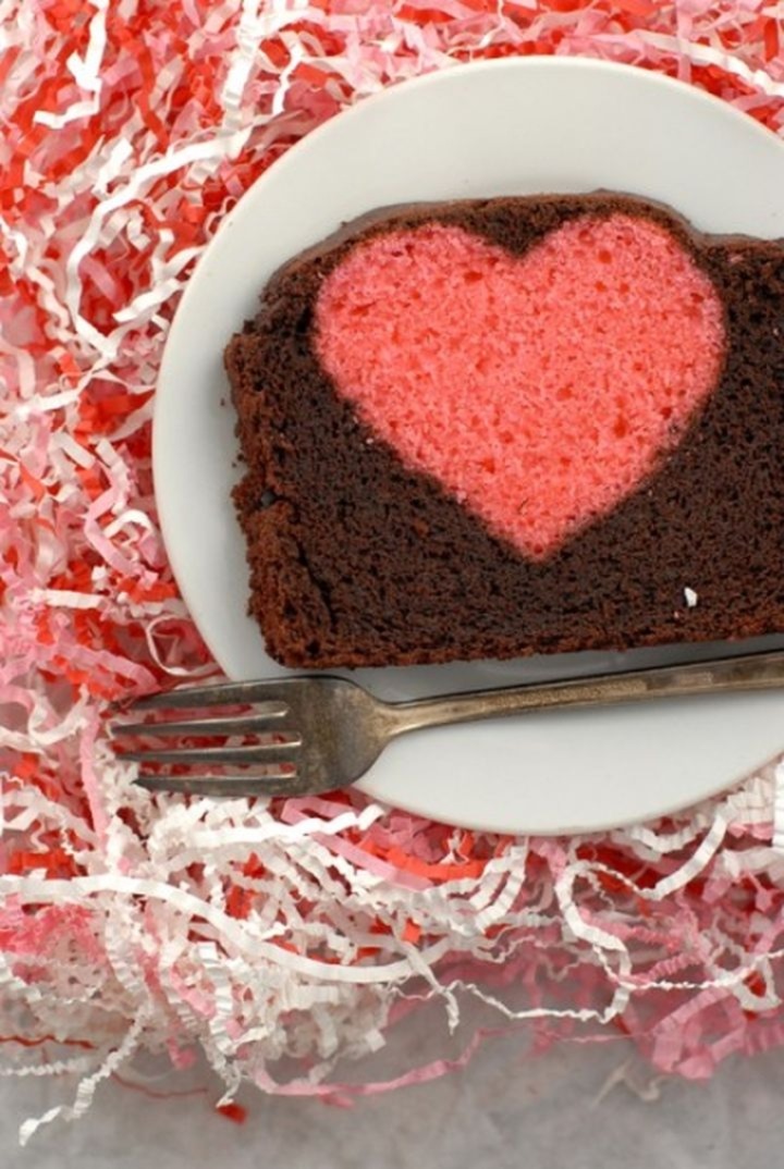 Dolci di San Valentino un plumcake con un cuore dentro 03