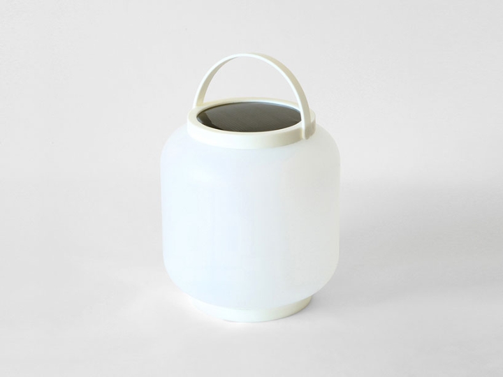 yoin - Mooni-LED-solar-lampu-designboom01