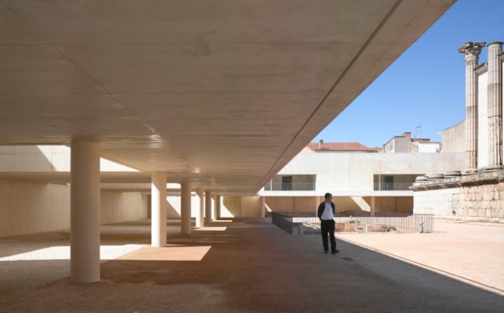 Sports Research Centre by José María Sánchez García, Guijo de
