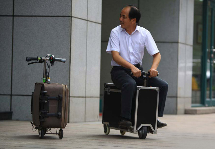 chinese-agricultor constrói-se em pleno funcionamento-mala-scooter designboom-03