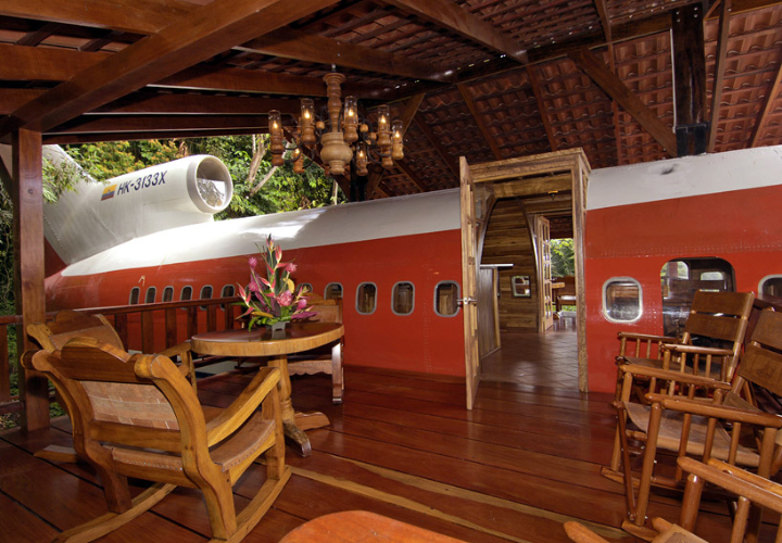 boeing-727-transformed into suites in costa rica Social Design Magazine-04