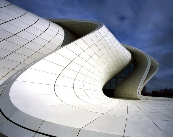 Heydar Aliyev Pusat Zaha Hadid sosial Design Magazine-07