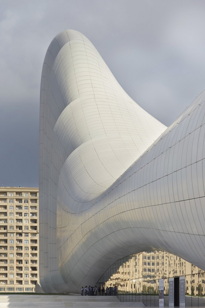 Heydar Aliyev-Center Zaha Hadid Social Design Magazin-15