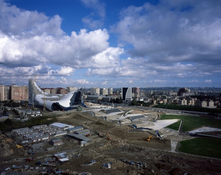 Heydar Aliyev Centro de Zaha Hadid diseño social de la revista-36