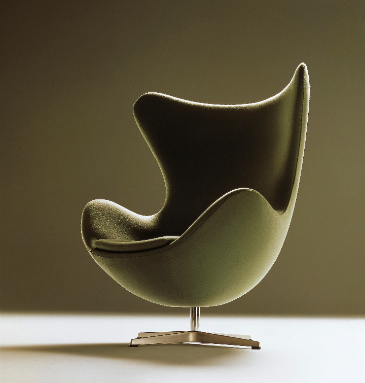 chaise EGG Arne Jacobsen Social Design Magazine