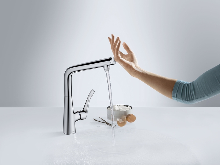 Hansgrohe-mélangeur-cuisine-avec-metris-button-select-3-8078