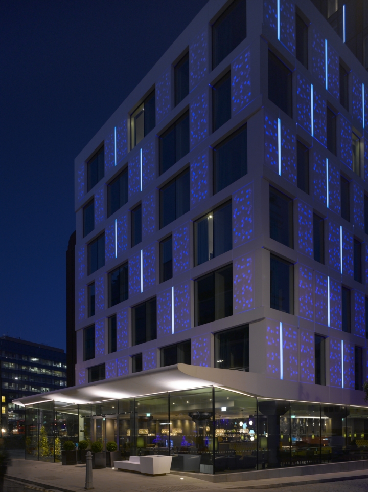 MackayPartners-MotelOne-CorianFacade-min12ソーシャルデザイン雑誌