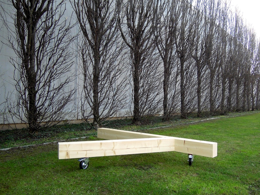 Banc Bedont en bois massif en bois, conception Diego Chilò