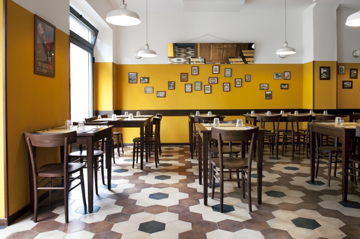 Restaurant Tripes à Milan, ancien restaurant scolaire design intérieur 15 millésime