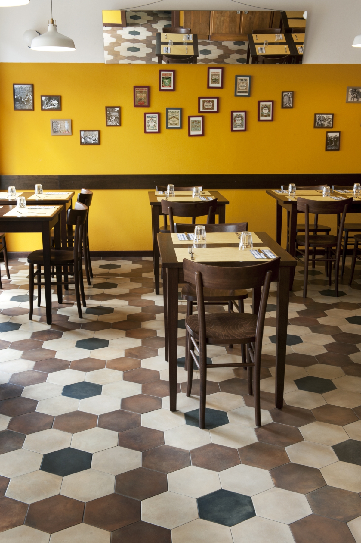 Tripe restaurant in Milan, old school restaurant interior design vintage 17