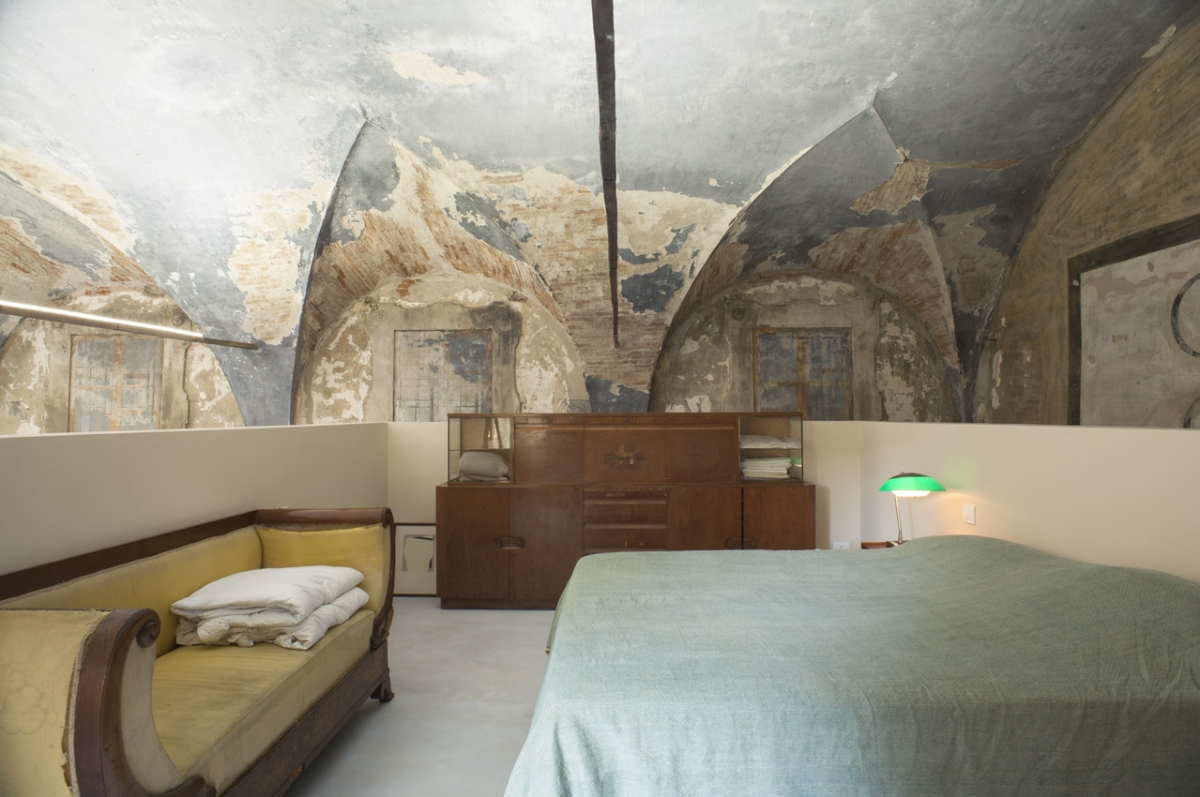Ράντα Μάρκοβιτς, σχεδιασμός φωτισμού για το σπίτι του Massimo Vitali 7 Blue ΟΡΟΦΟΣ Το δωμάτιο του Massimo Vitali ph. Μάρκο Καμπανίνι