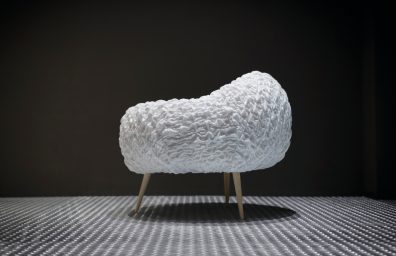 Studio Sanaa καρέκλα σε σχήμα L16 πλάγια όψη σύννεφο