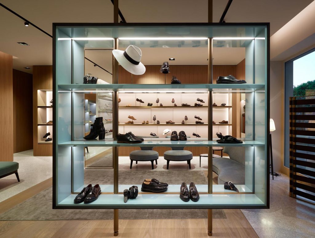 sala de exposición de zapatos Giuseppe Bartoli