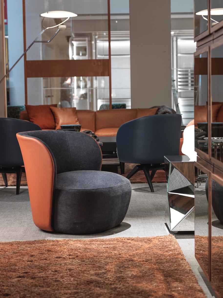 Lucrezia armchair, design Francesco Lucchese