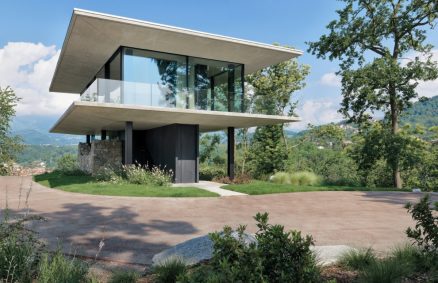 Το Teca House είναι ένα διαφανές δοχείο βυθισμένο στη φύση Federico Delrosso Architects