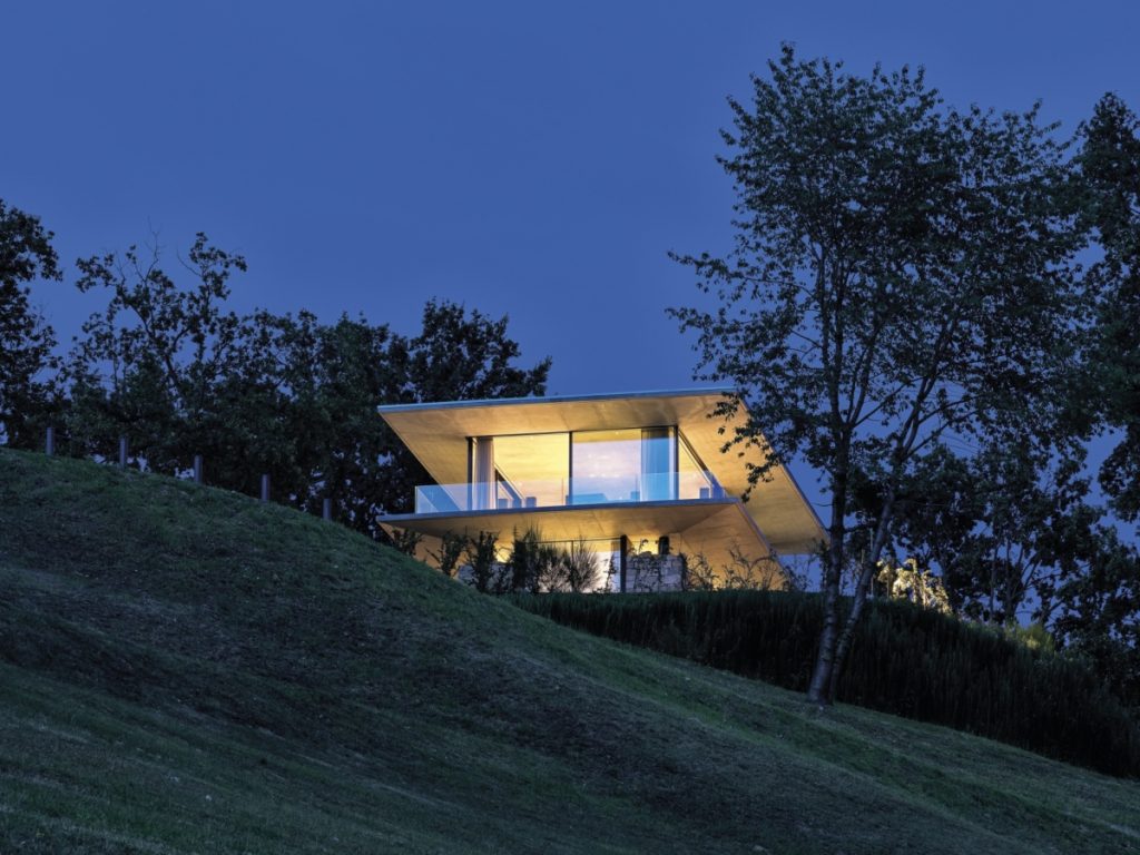 Teca House un conteneur transparent immergé dans la nature Federico Delrosso Architects