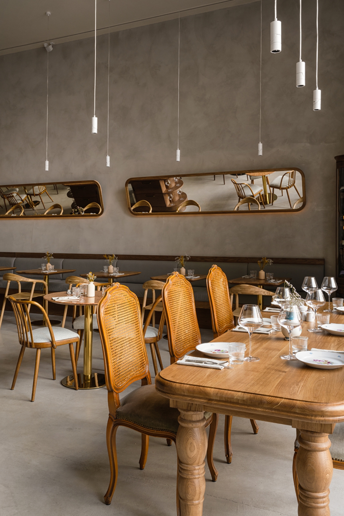Bistro novyj odeon. Rebecca bistro. Ребекка ресторан. Rebecca ресторан москва. Фрито мисто с айоли.