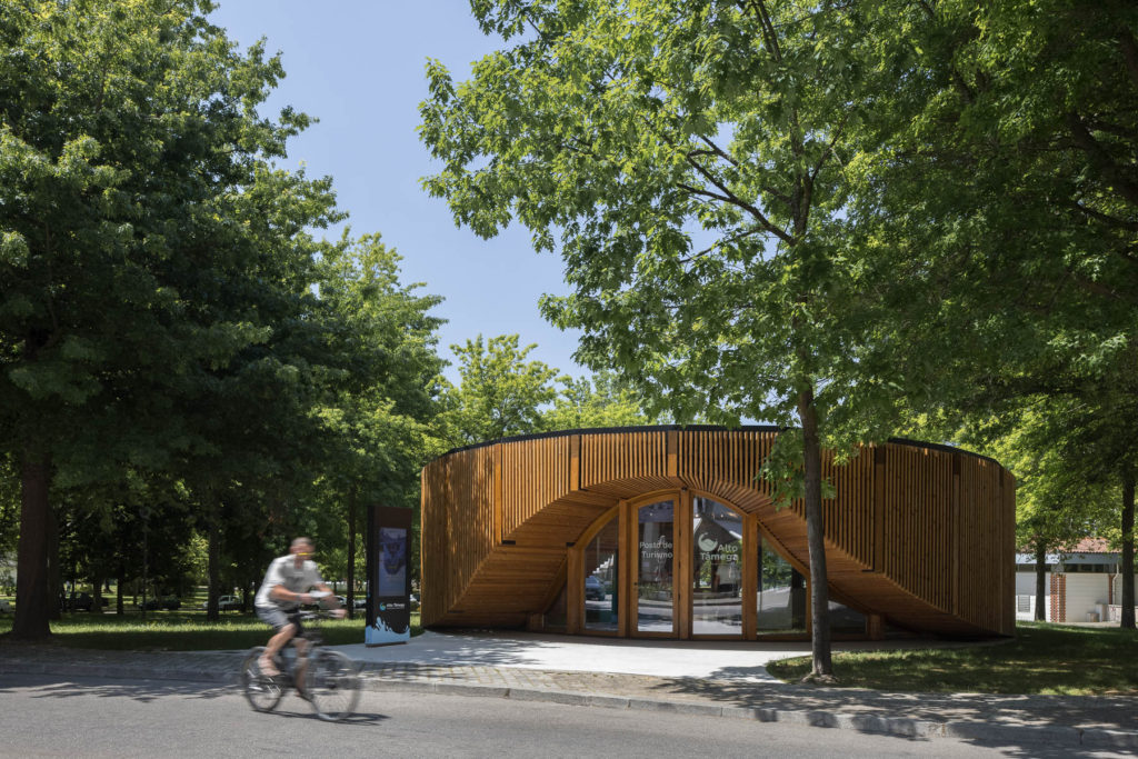 Alto Tamega Tourism Info Point. AND RE Arquitectura. Photo Ivo Tavares Studio