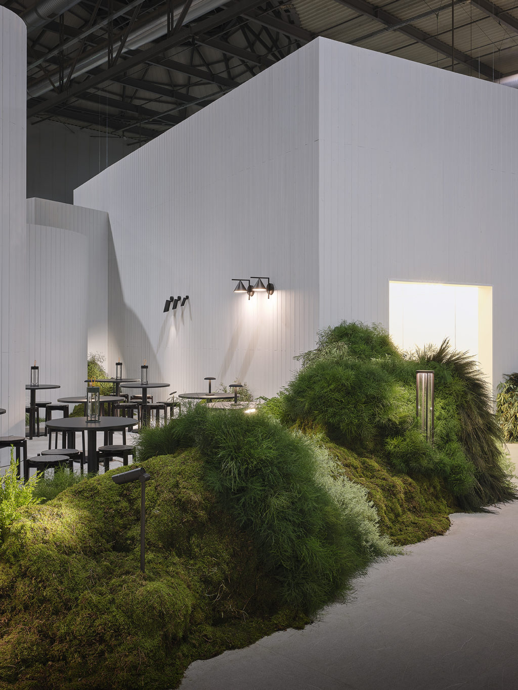Flos MDW stand
