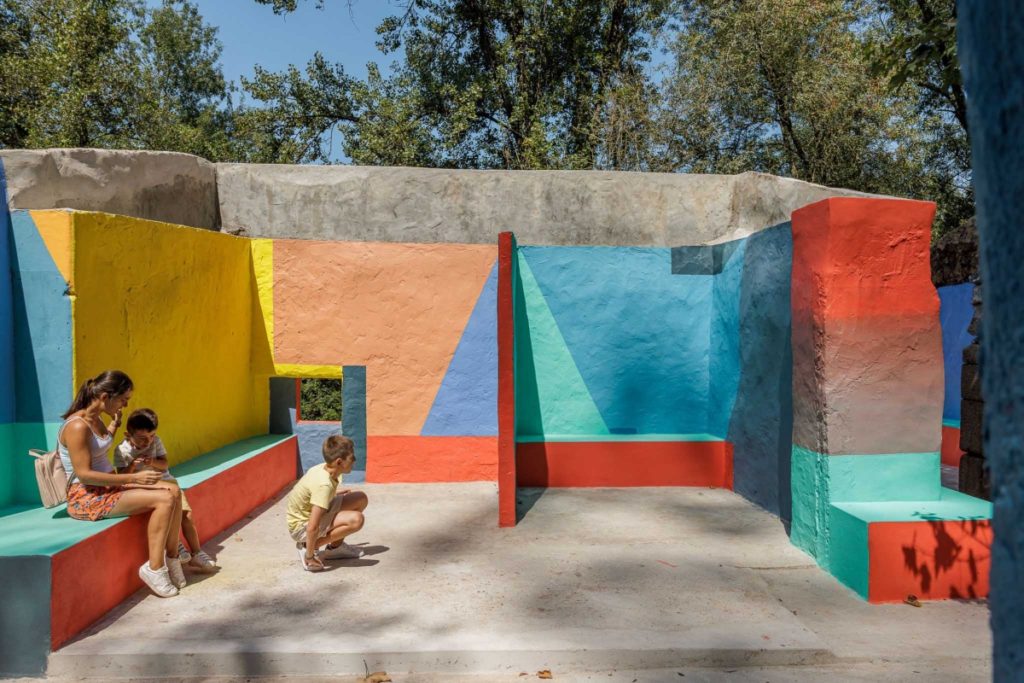 Spazi Inclusivi per la Comunita Escadinhas Footpaths. Paulo Moreira architectures with Verkron. Ph Ivo Tavares Studio