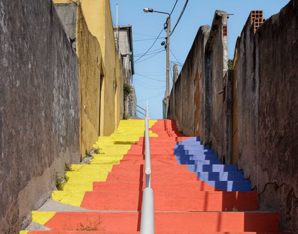 Spazi Inclusivi per la Comunita Escadinhas Footpaths. Paulo Moreira architectures with Verkron. Ph Ivo Tavares Studio